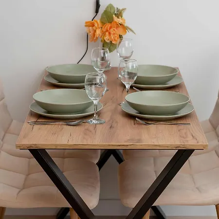 2-bedroom Family With Parking And Balcony By Renters Gdansk