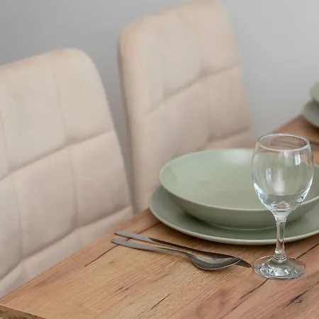 2-bedroom Family With Parking And Balcony By Renters Apartamento