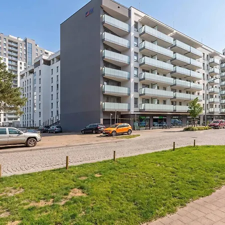 Apartamento 2-bedroom Family With Parking And Balcony By Renters *